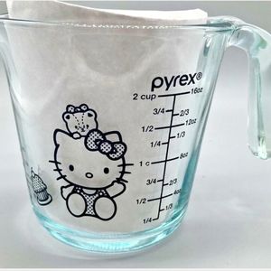 Pyrex Hello Kitty Measuring Cup